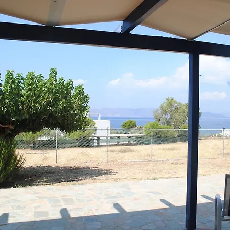 Δωμάτια σε οικογενειακή κατοικία Akrotiri House *