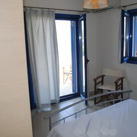 Δωμάτια σε οικογενειακή κατοικία Akrotiri House