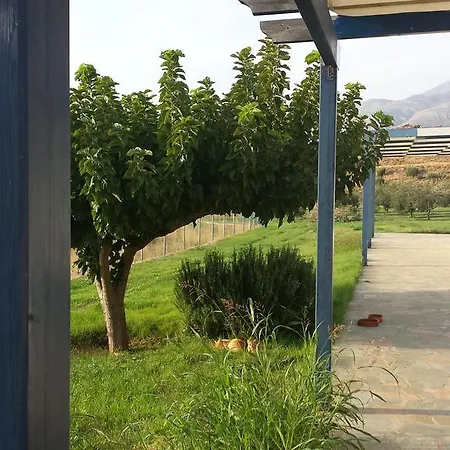 Δωμάτια σε οικογενειακή κατοικία Akrotiri House *